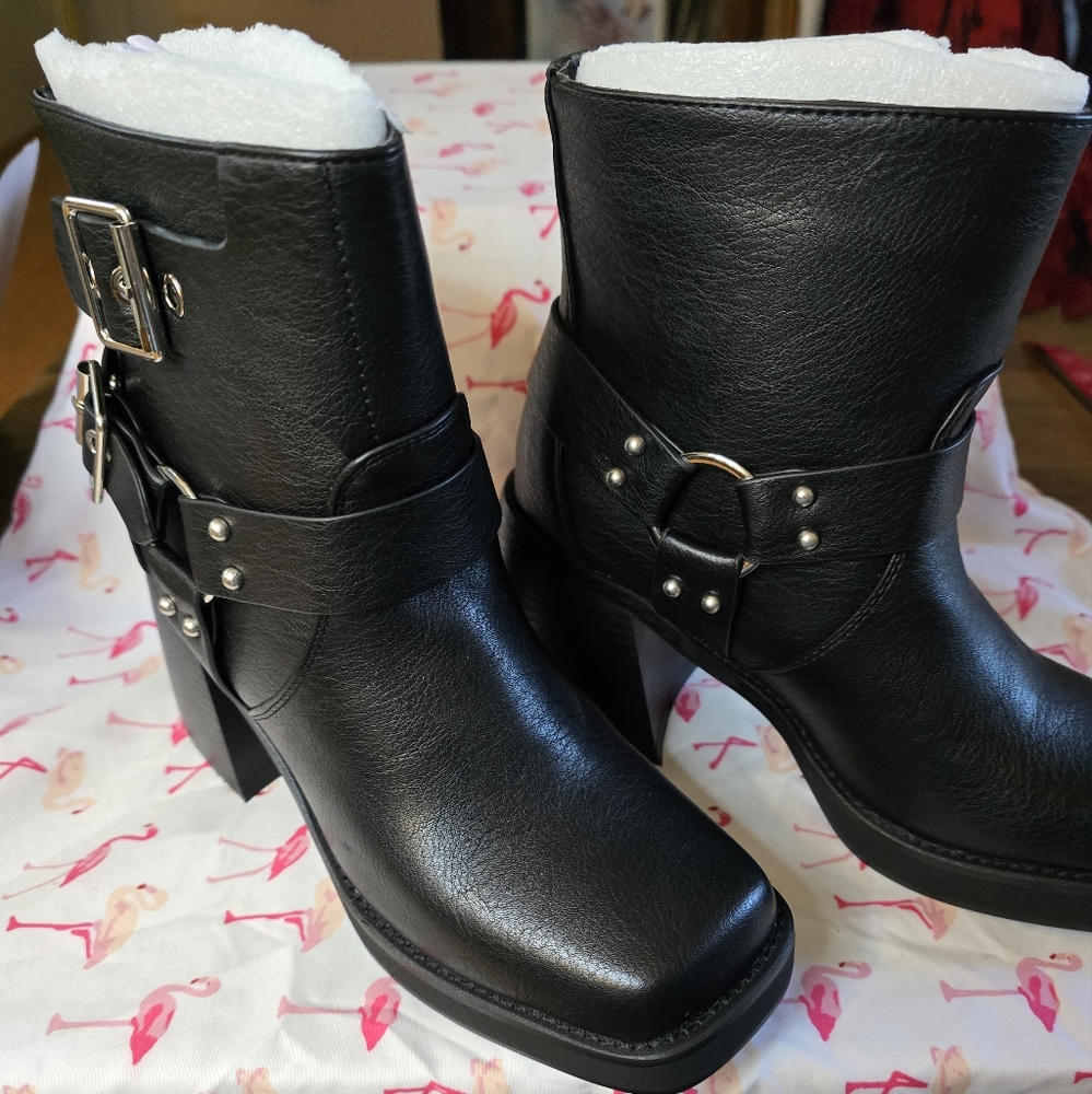 Azalea Wang Scooter Black Combat Moto Boots with Silver Hardware Size 7 NIB